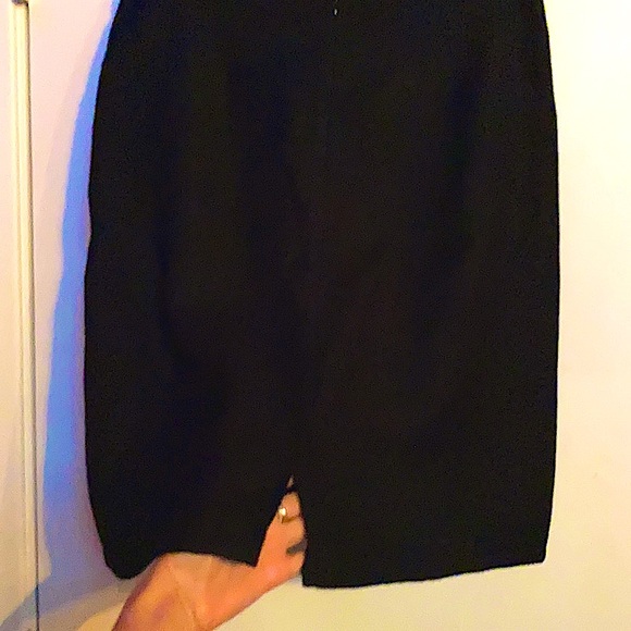 Persaman Floral Embroidery & Ribbons Black Skirt - Picture 3 of 9